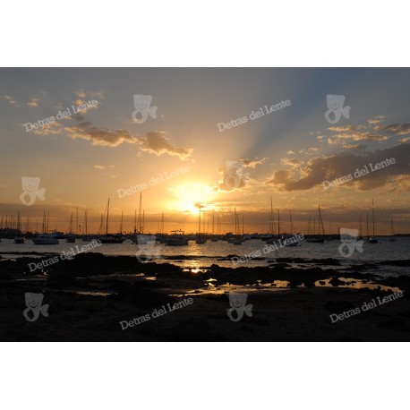 Puesta de Sol sobre el puerto