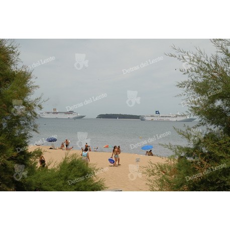 Isla de Gorriti, Playa Honda