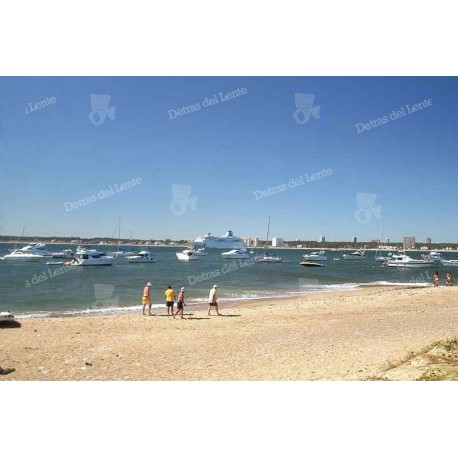 Vista desde Isla de Gorriti