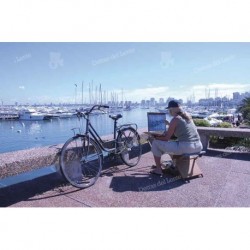 Artista pintando en el Puerto de Punta del Este